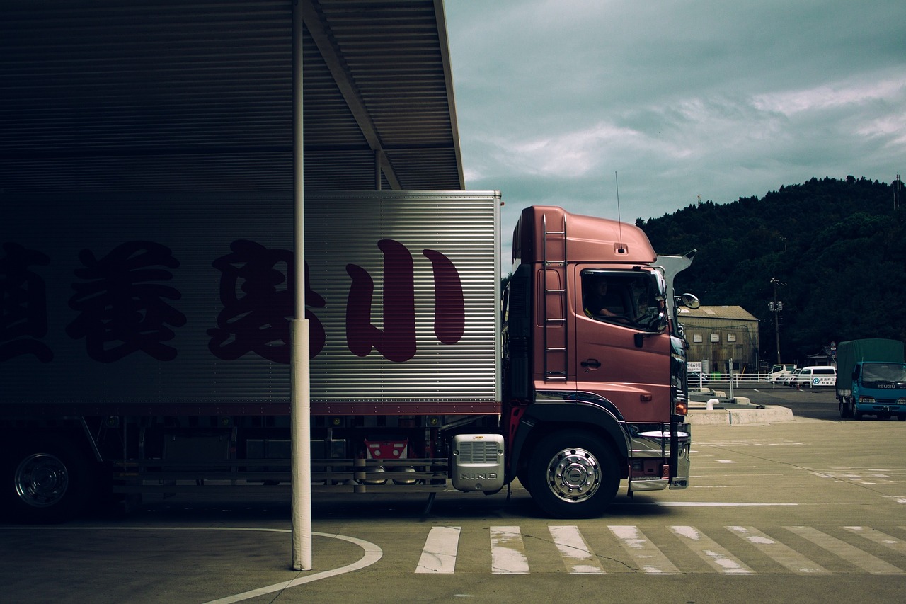 truck, lorry, transportation-1030846.jpg
